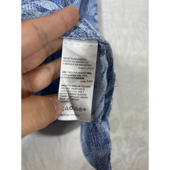 Chicos Blouse 3 XL Blue White Abstract Print Satin Dolman Sleeve Flowy Boxy - Picture 6 of 8